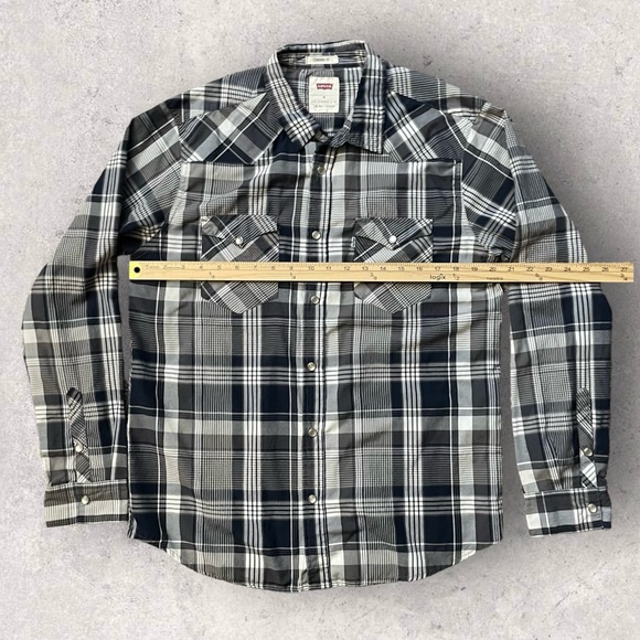 Levi’s Standard Fit Plaid Long Sleeve Shirt Size Medium Pearl Snaps Western - Picture 7 of 10
